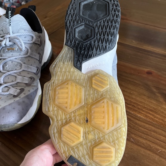 Lebron 12 Low - Picture 1 of 4